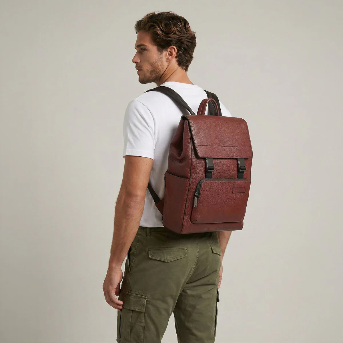 Zaino in pelle uomo con patta frontale - Image 6