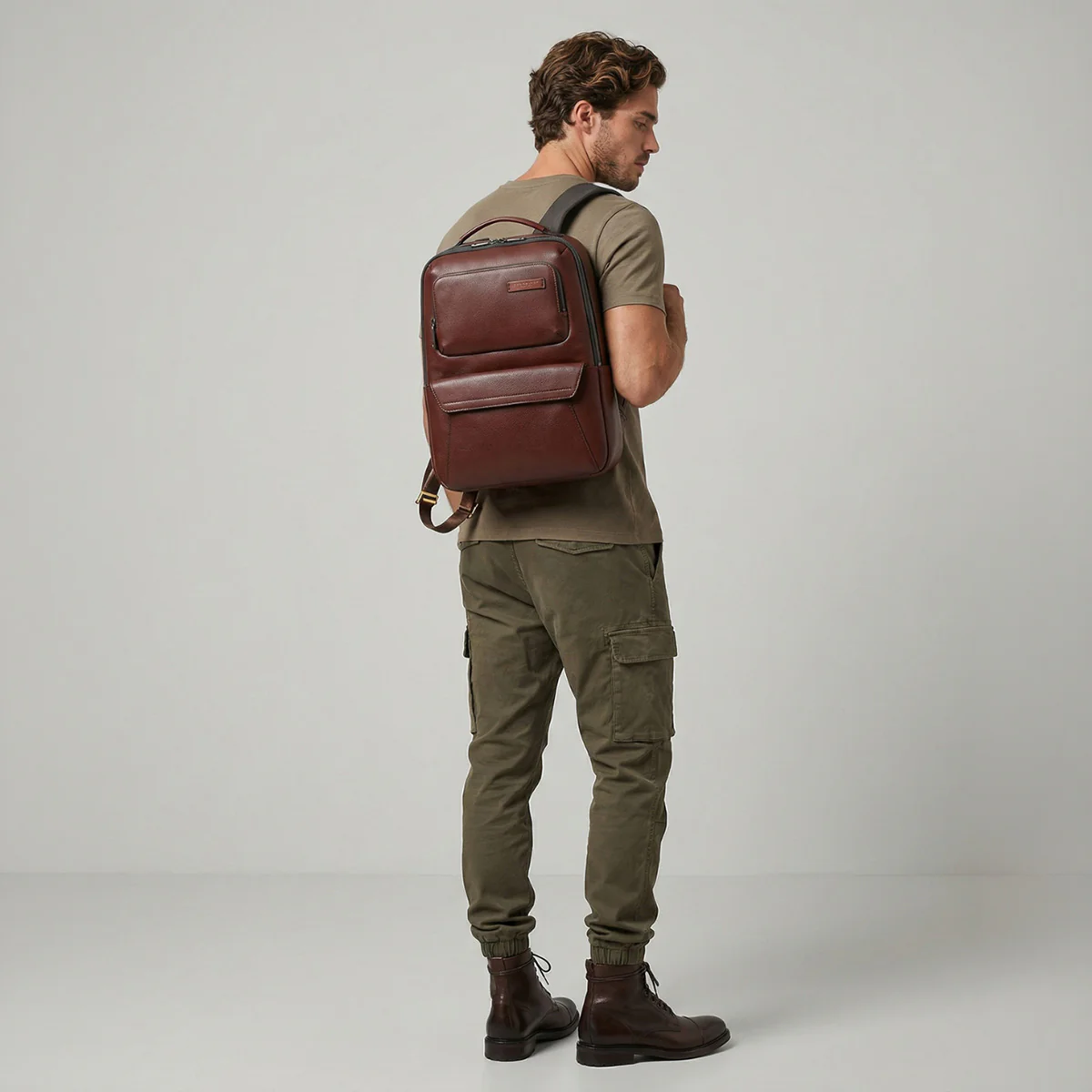 Zaino in pelle uomo con tasche frontali - Image 6