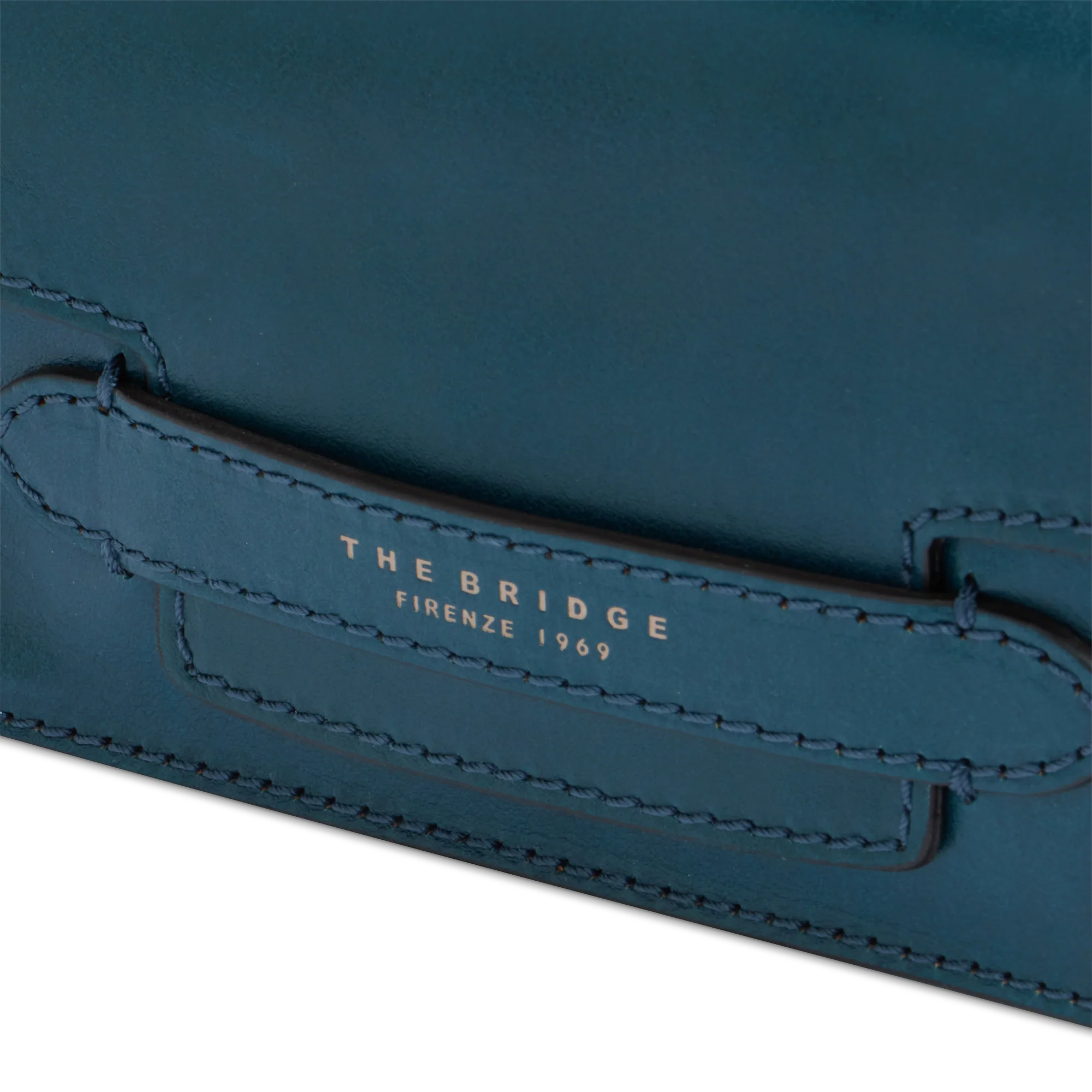Borsa tracolla pelle con catena - Image 5