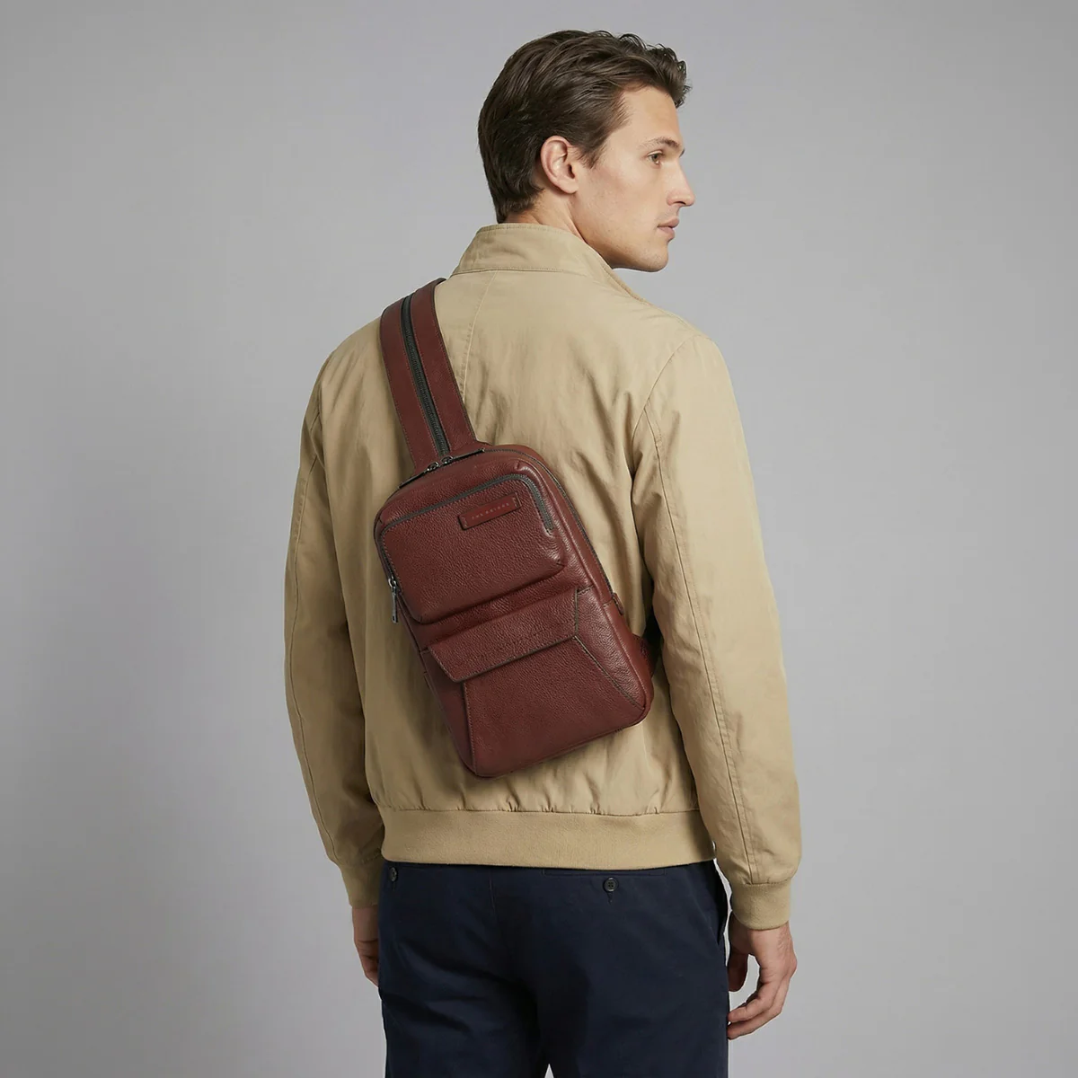 Zaino monospalla in pelle uomo - Image 7